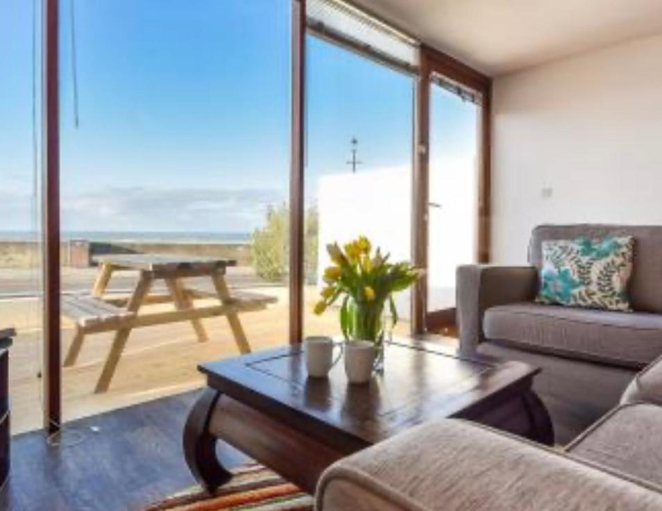 Westward Ho! Beachfront Luxury For 2 Екстер'єр фото